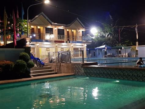 Os 10 melhores hotéis em Calapan, Filipinas (a partir de € 34).